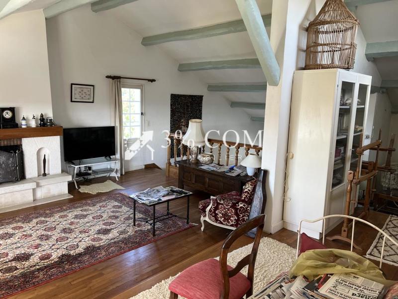 Villa - 246 m² - 7 pièces