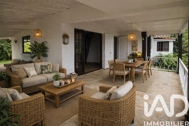 Maison - 90 m² - 5 pièces