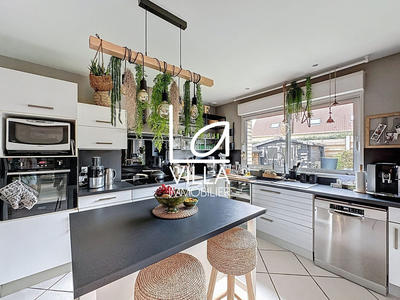 Maison - 166 m² - 5 pièces