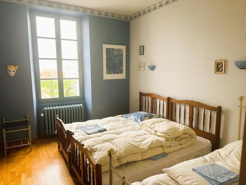 Maison - 236 m² - 11 pièces