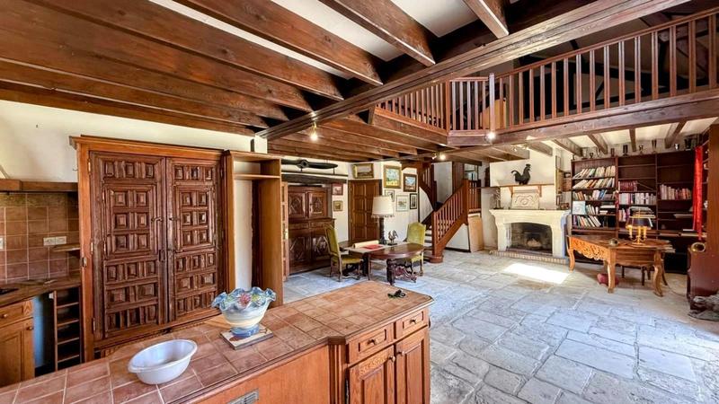 Propriété - 154 m² - 6 pièces