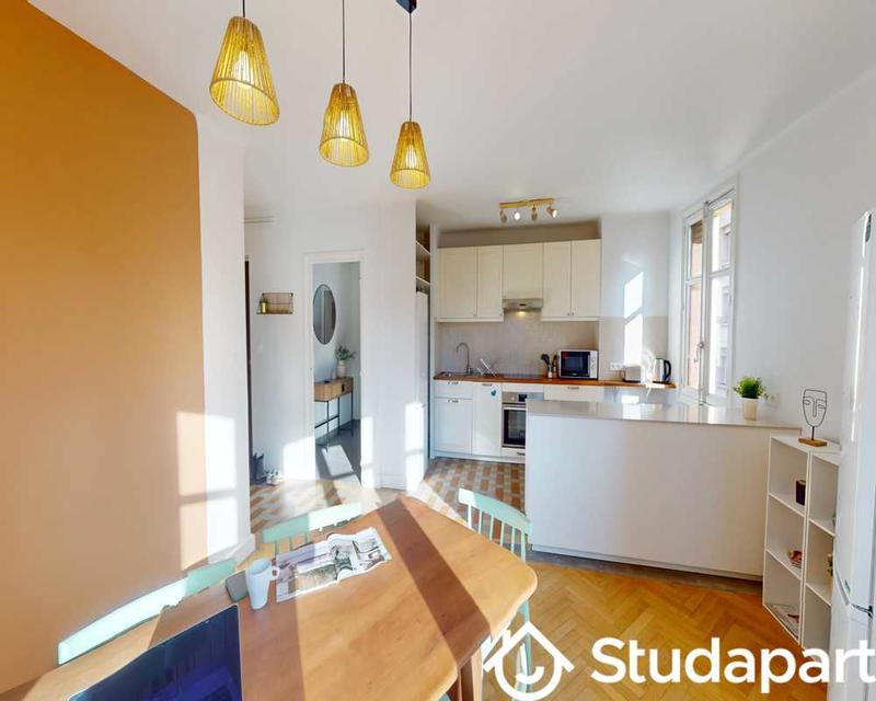 Chambre - 140 m² - 1 pièce