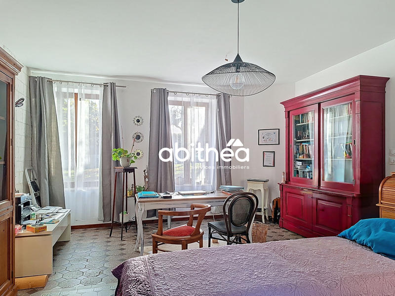 Maison - 237 m² - 10 pièces