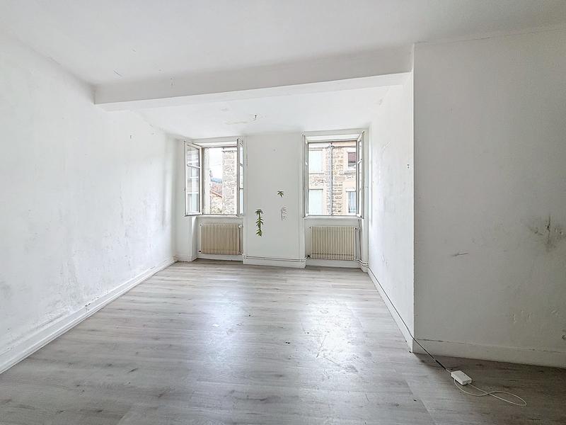 Appartement - 80 m² - 5 pièces