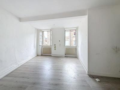 Appartement - 80 m² - 5 pièces
