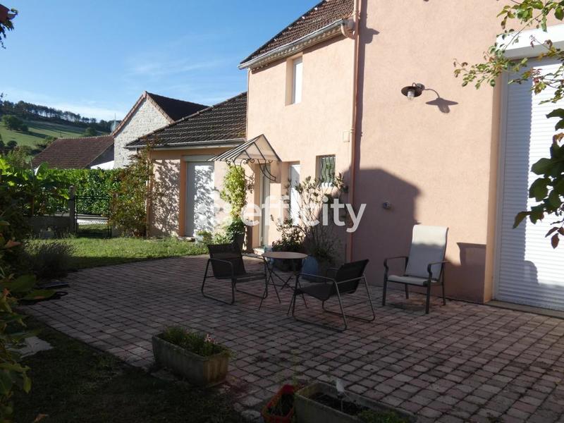 Maison - 230 m² - 8 pièces