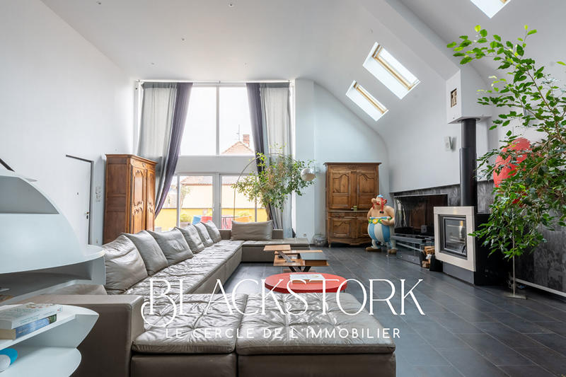 Appartement - 300 m² - 10 pièces