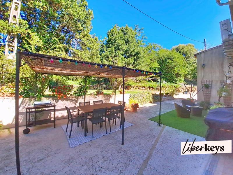 Propriété - 169 m² - 5 pièces