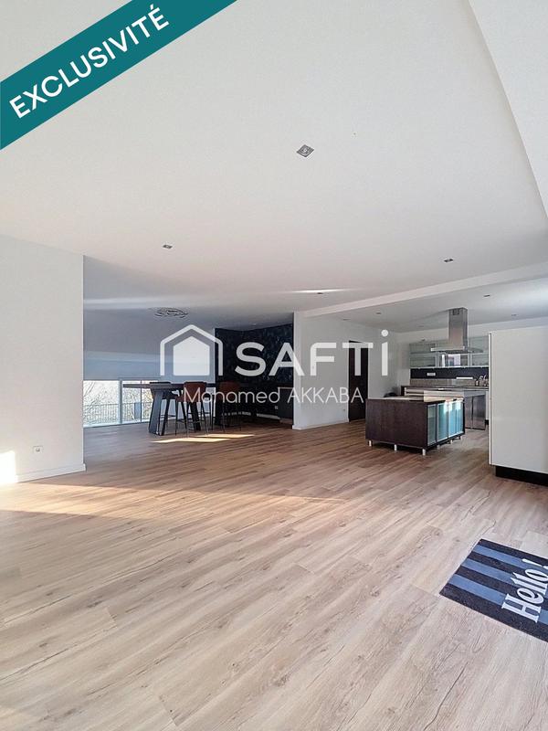 Maison - 300 m² - 8 pièces