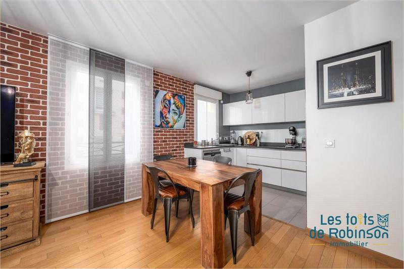 Appartement - 96 m² - 5 pièces