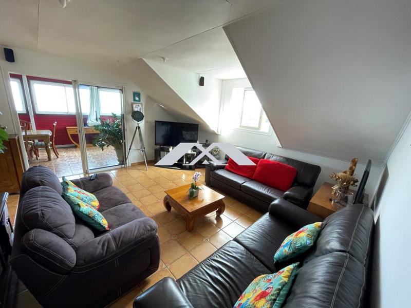 Maison - 208 m² - 9 pièces