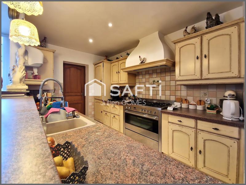 Maison - 180 m² - 7 pièces