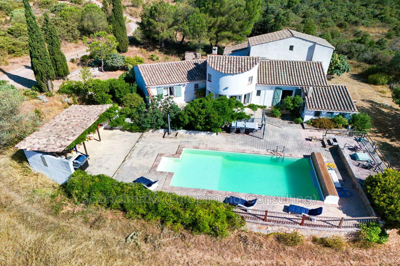 Maison - 234 m² - 9 pièces