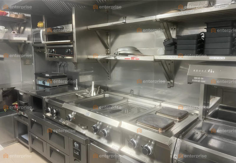 Local commercial - 140 m²