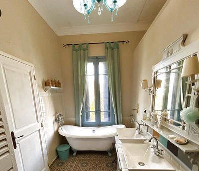 Maison - 214 m² - 7 pièces