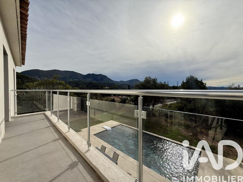 Maison - 141 m² - 5 pièces