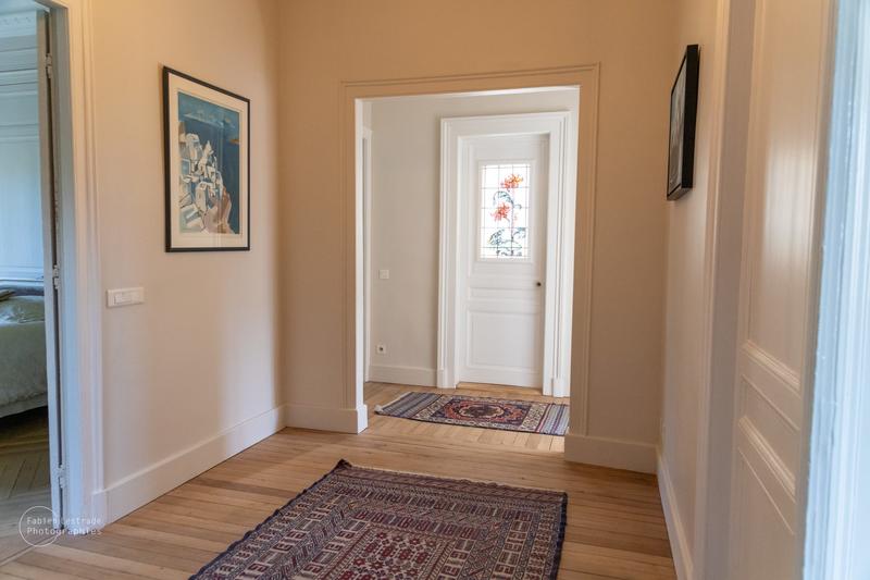 Maison - 273 m² - 11 pièces