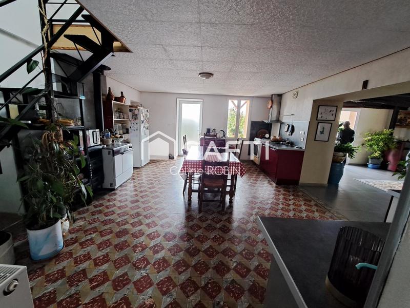 Maison - 250 m² - 10 pièces