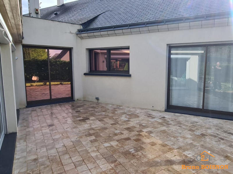 Maison - 317 m² - 8 pièces