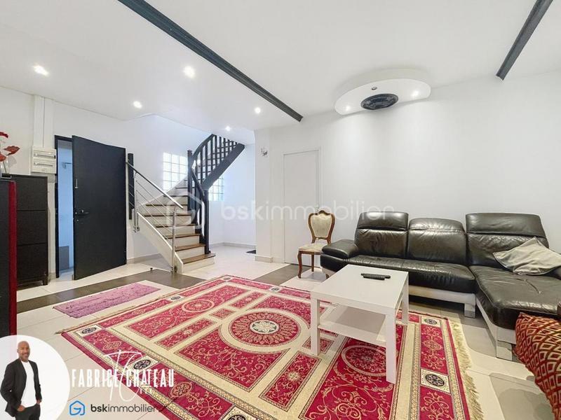 Maison - 160 m² - 8 pièces