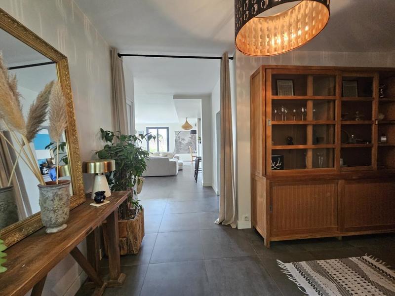 Maison - 273 m² - 10 pièces