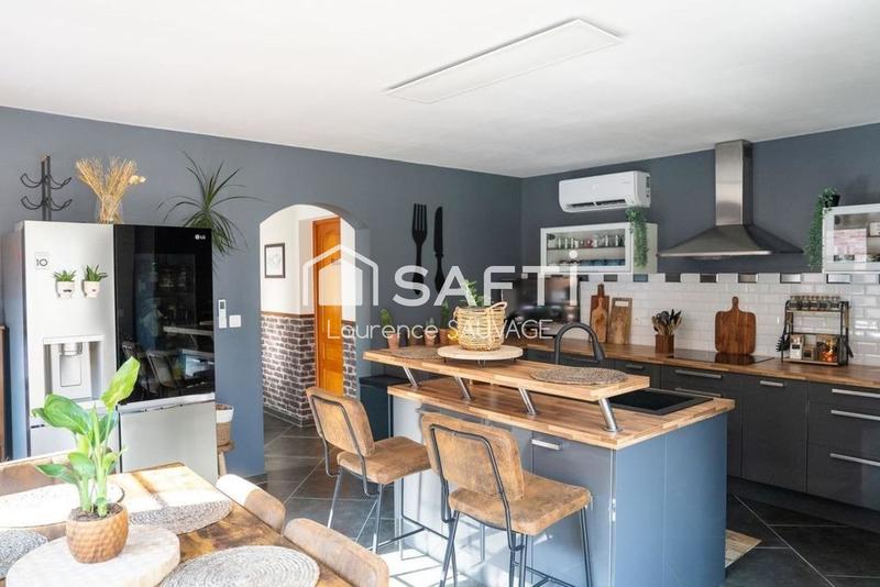 Maison - 217 m² - 6 pièces