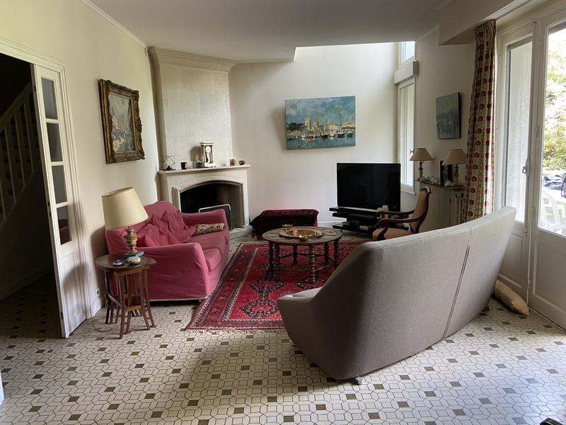 Maison - 250 m² - 10 pièces