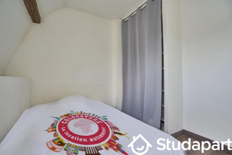 Chambre - 13 m² - 1 pièce