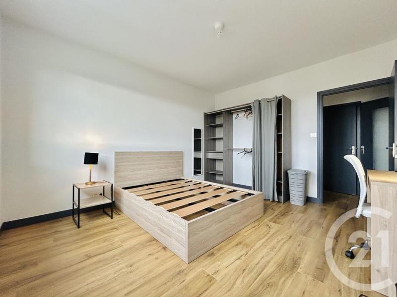 Appartement - 80 m² - 3 pièces