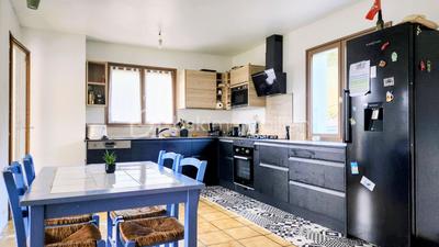 Maison - 94 m² - 5 pièces