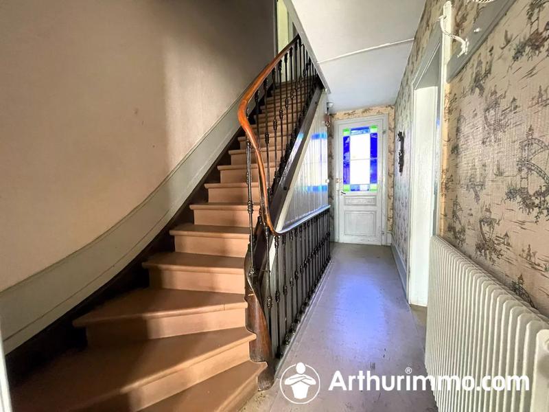 Maison - 182 m² - 9 pièces