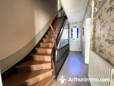 Maison - 182 m² - 9 pièces