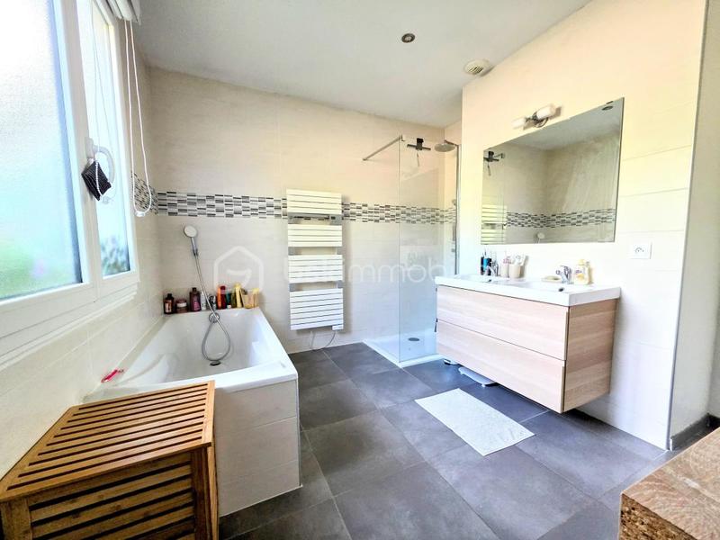 Maison - 127 m² - 5 pièces