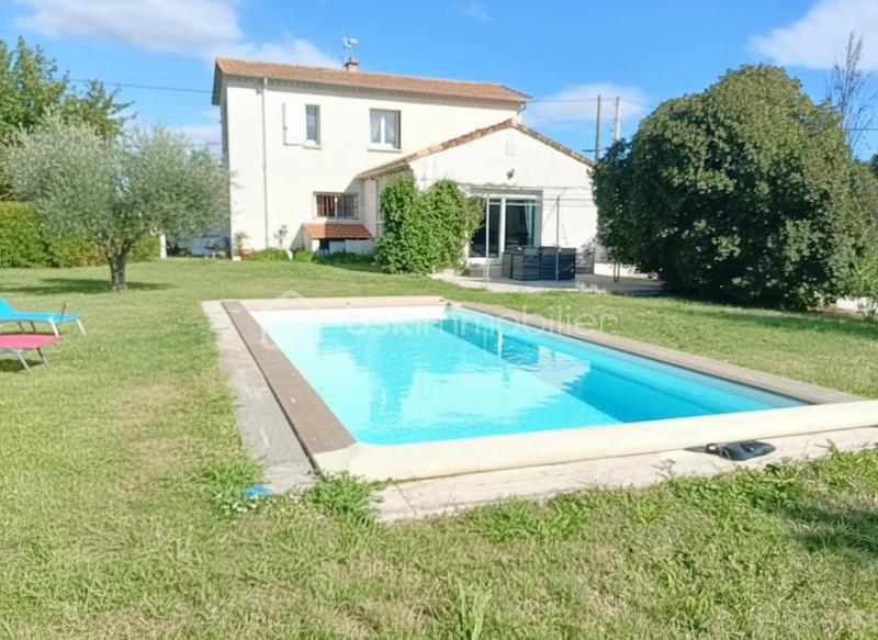 Propriété - 98 m² - 6 pièces