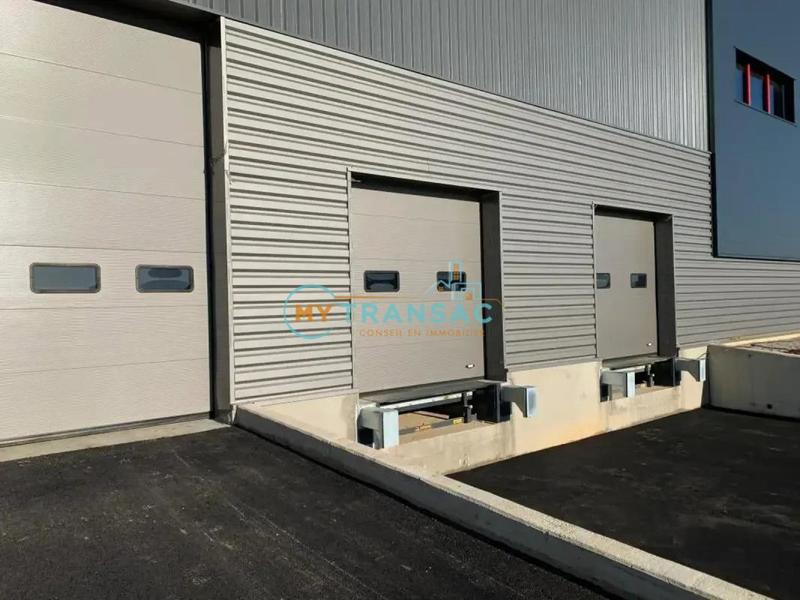 Local d'activité / Entrepôt - 4 635 m²