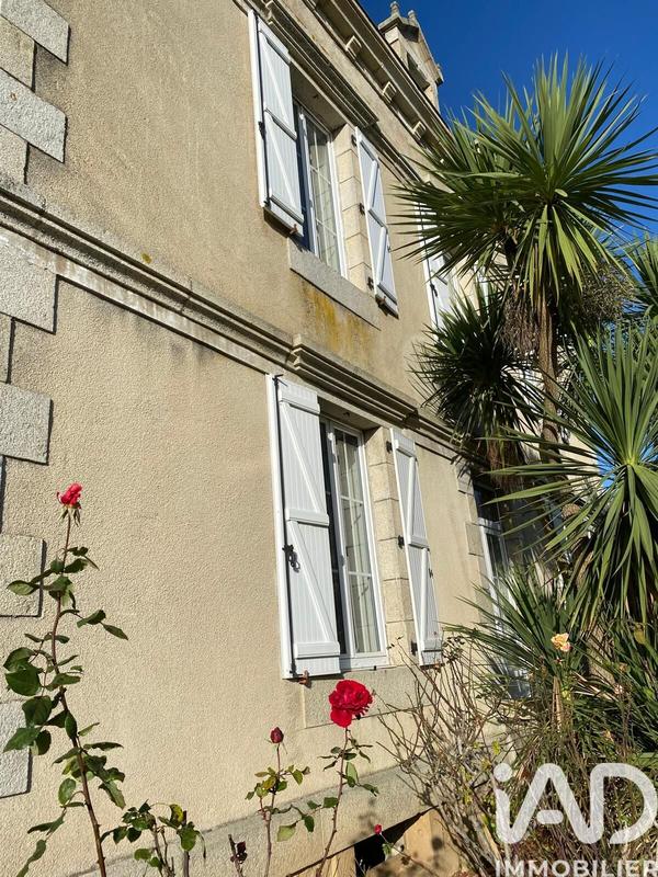 Maison - 286 m² - 13 pièces