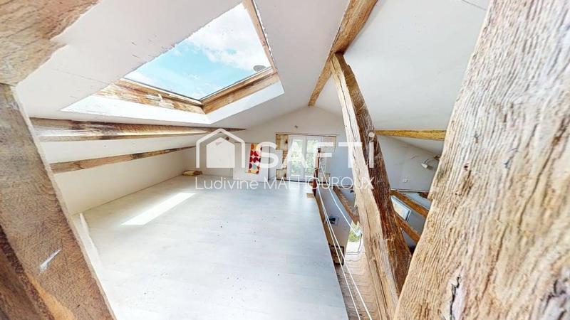 Maison - 221 m² - 6 pièces