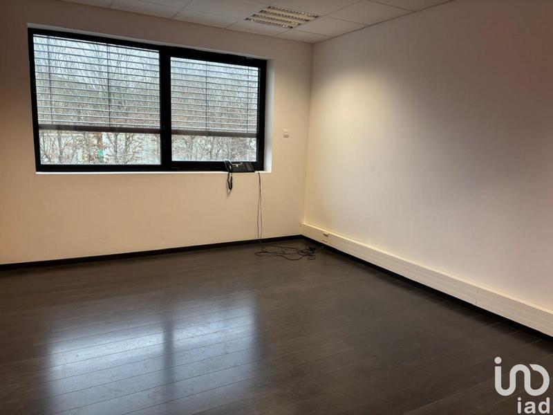 Local commercial - 3 000 m²