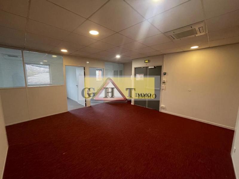 Bureau - 667 m²
