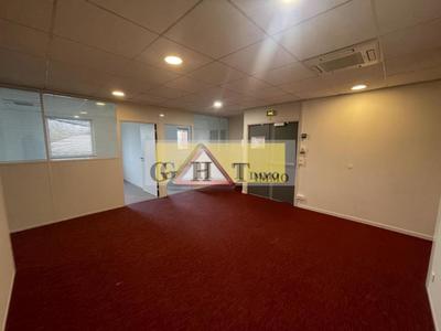 Bureau - 667 m²