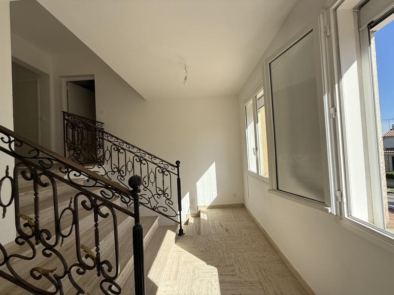 Maison - 297 m² - 11 pièces