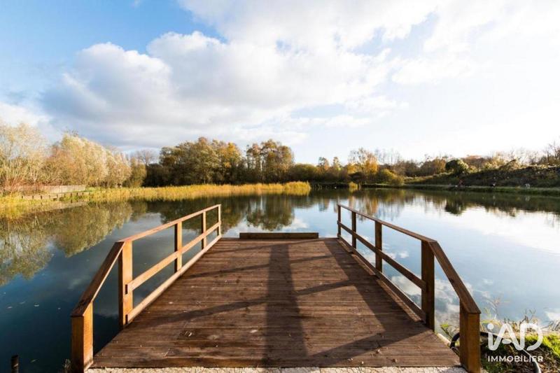 Local commercial - 22 000 m²