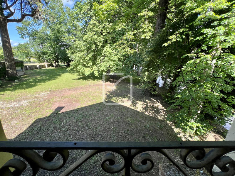 Maison - 322 m² - 12 pièces