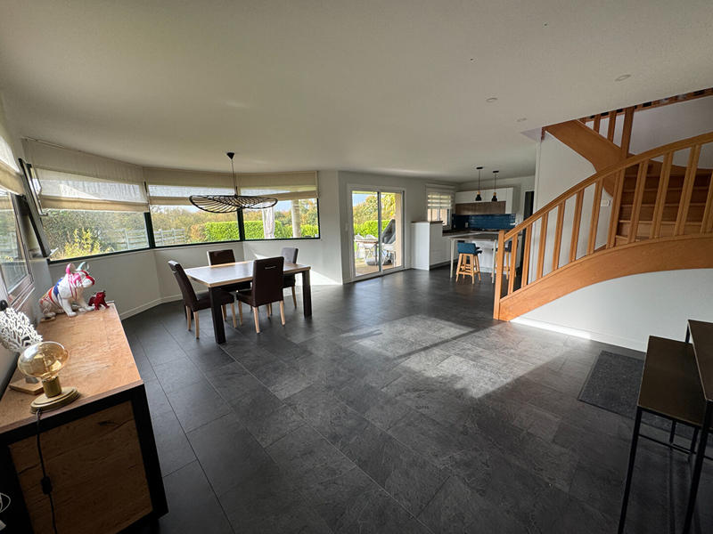 Maison - 139 m² - 8 pièces