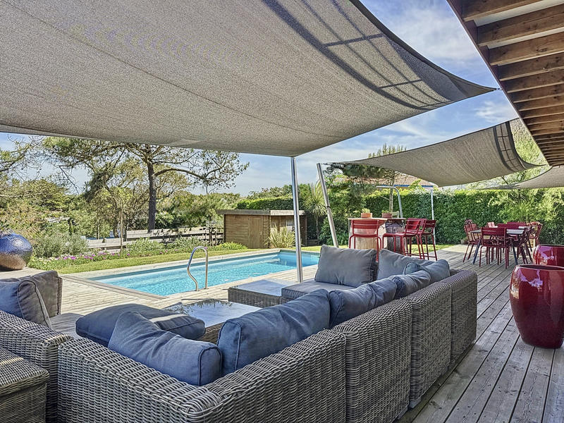 Villa - 208 m² - 9 pièces