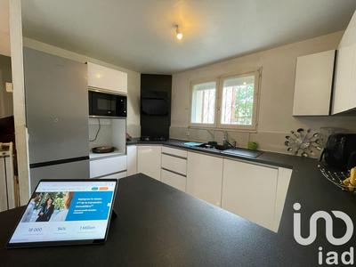 Maison - 93 m² - 5 pièces