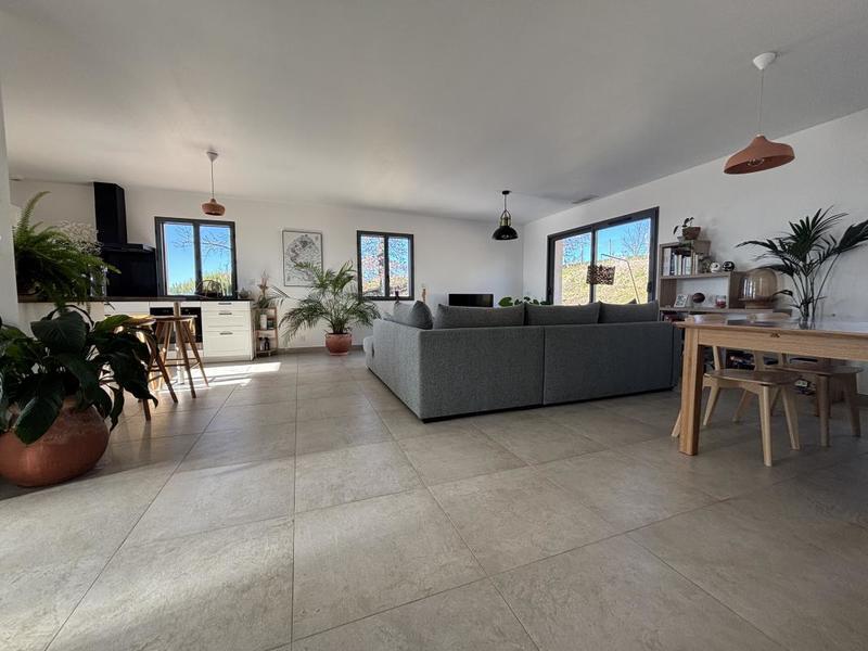 Maison - 102 m² - 4 pièces