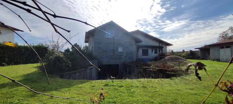 Maison - 200 m² - 6 pièces