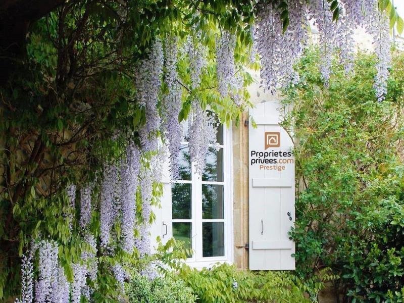 Demeure - 370 m² - 12 pièces