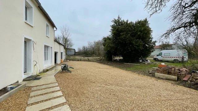 Maison - 242 m² - 7 pièces